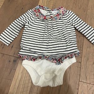 Baby Gap onesie 6-12 month